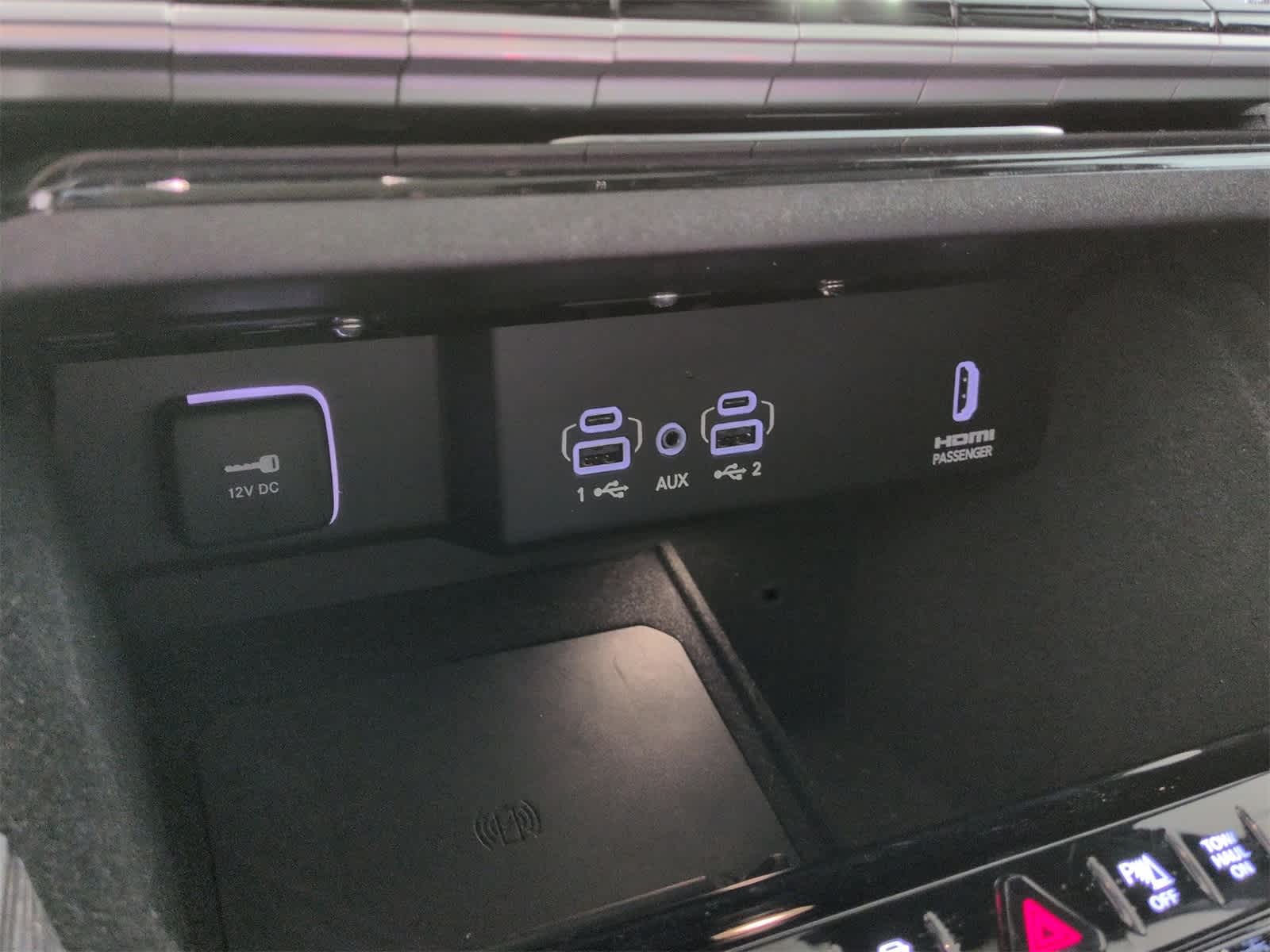 Thumbnail: 2022 Jeep Wagoneer - 34