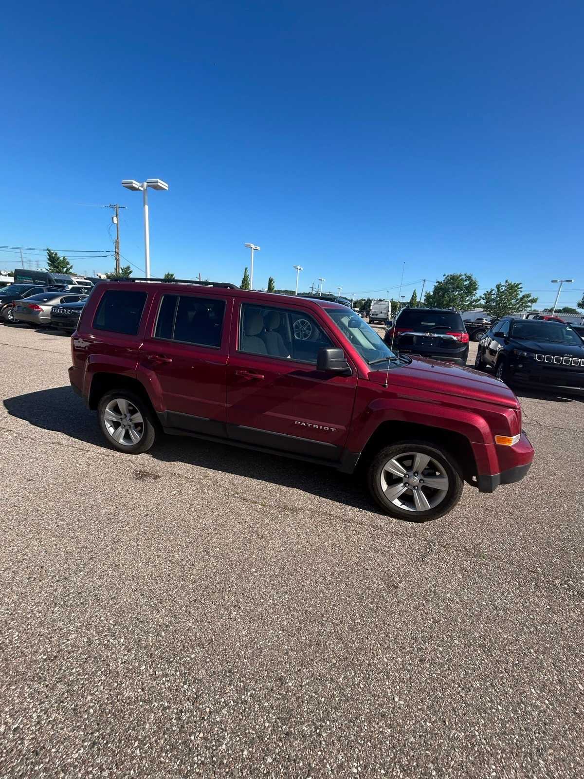 Thumbnail: 2015 Jeep Patriot - 8