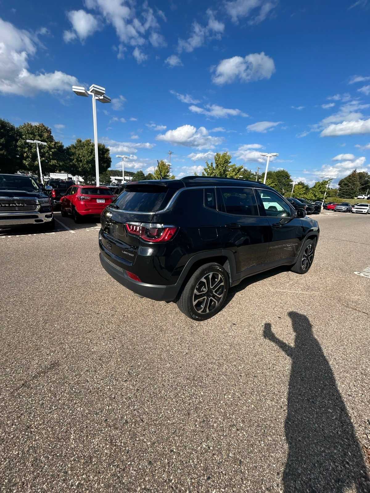 Thumbnail: 2022 Jeep Compass - 14