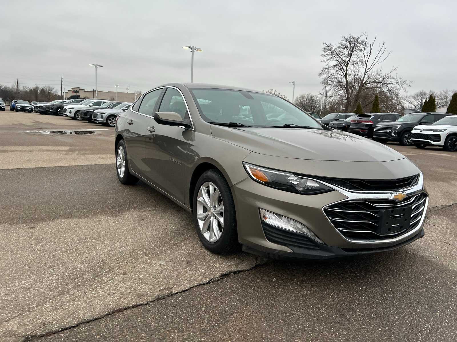 Thumbnail: 2020 Chevrolet Malibu - 10