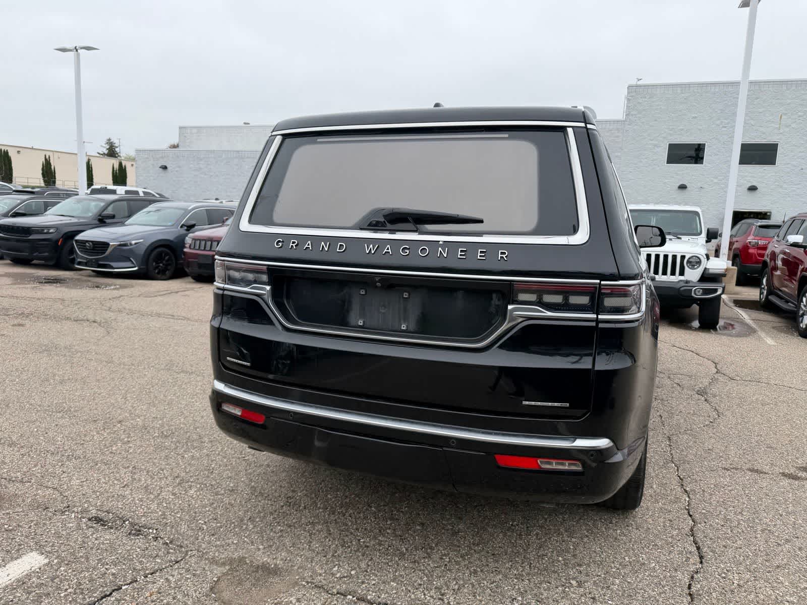 Thumbnail: 2022 Jeep Grand Wagoneer - 16