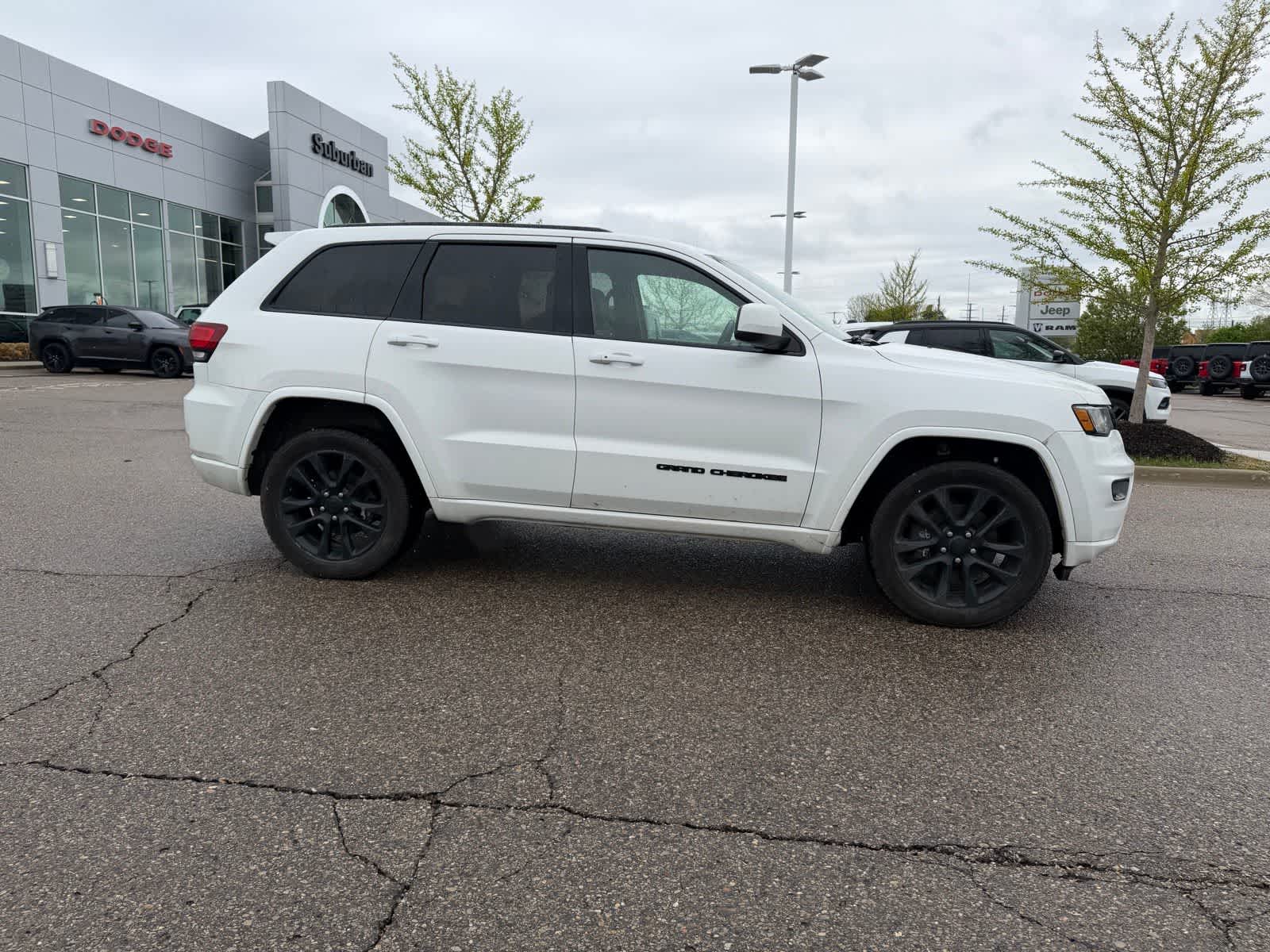Thumbnail: 2021 Jeep Grand Cherokee - 14