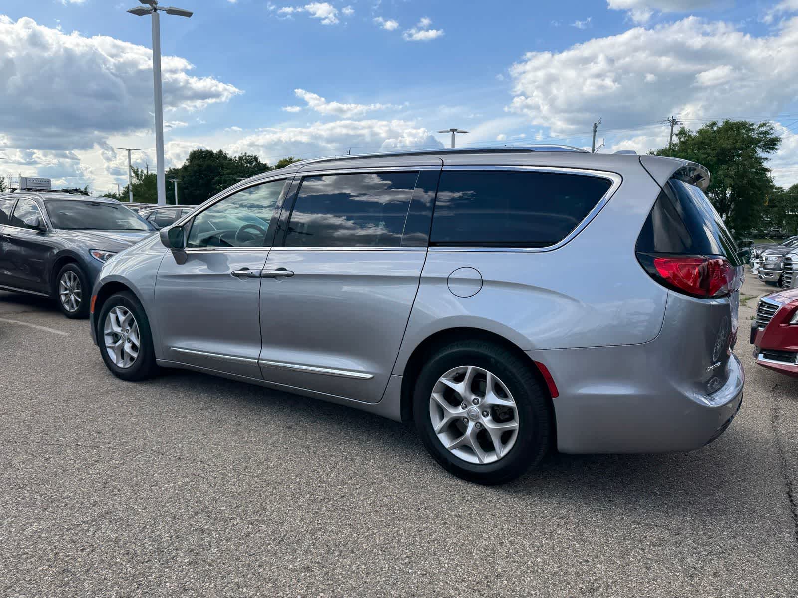 Thumbnail: 2018 Chrysler Pacifica - 20
