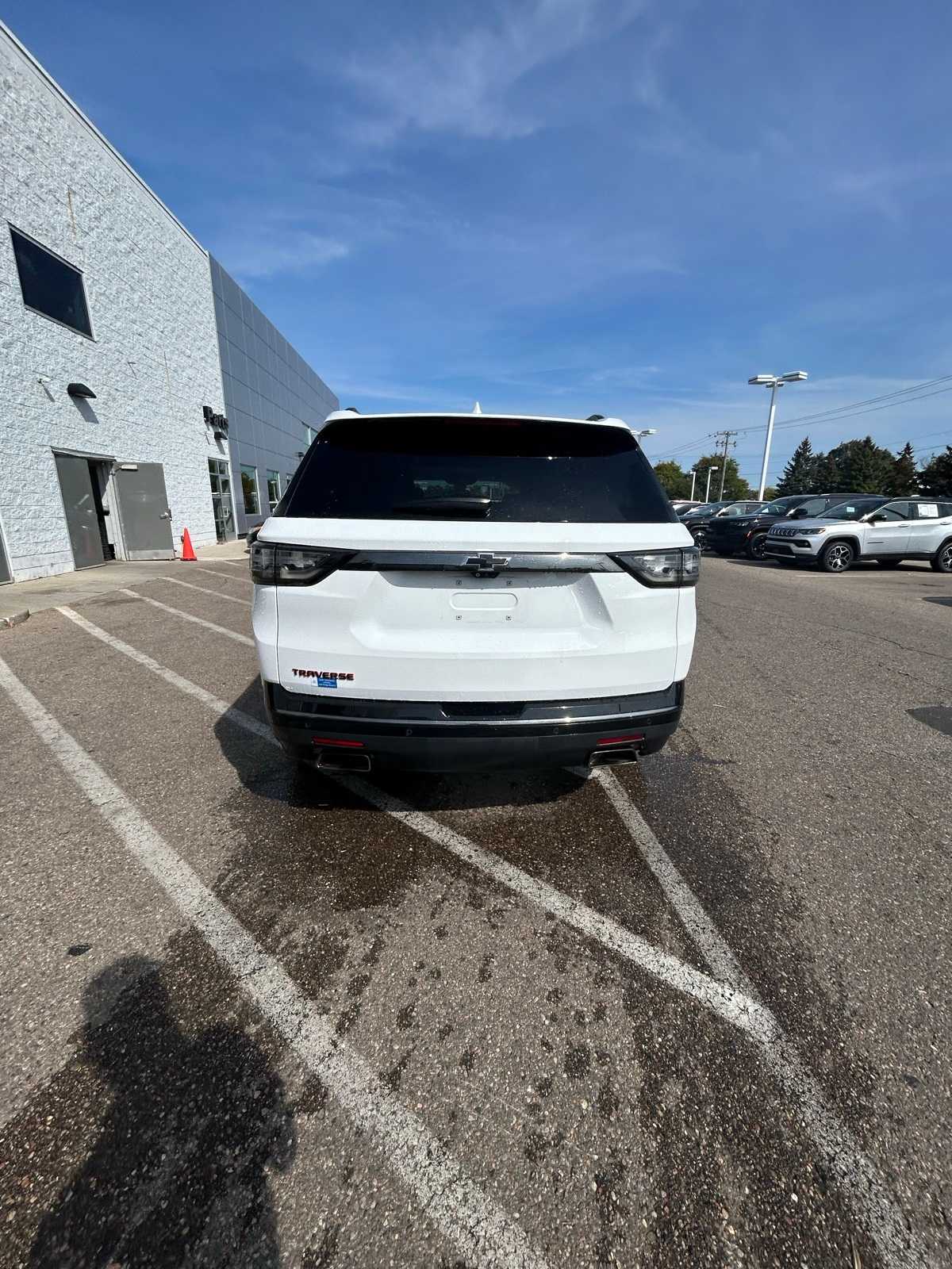 Thumbnail: 2020 Chevrolet Traverse - 24