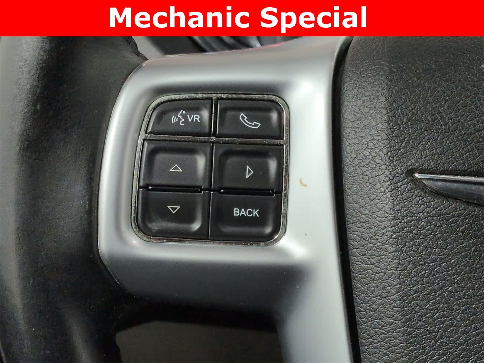 Thumbnail: 2012 Chrysler Town & Country - 24