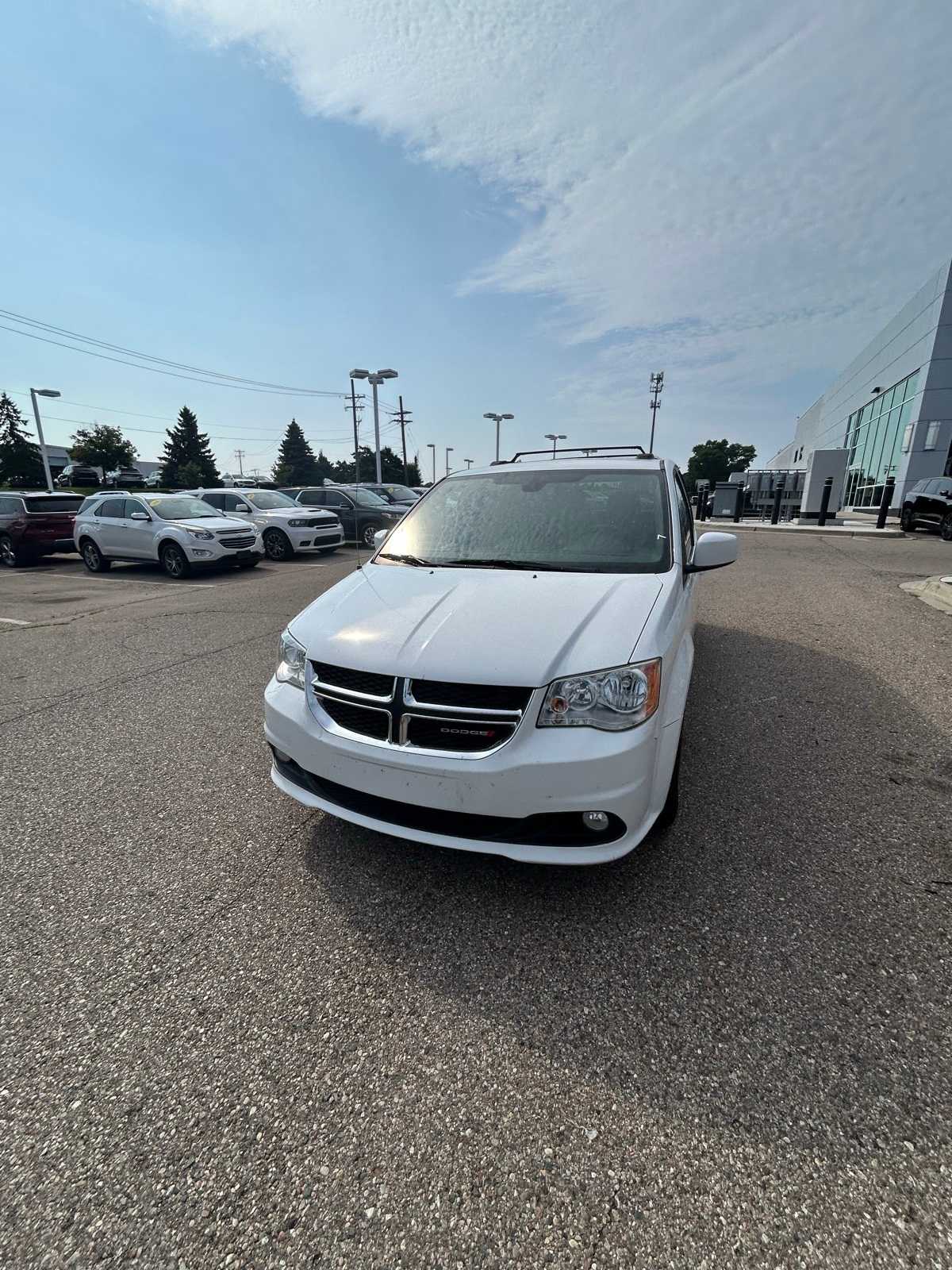 Thumbnail: 2019 Dodge Grand Caravan - 2