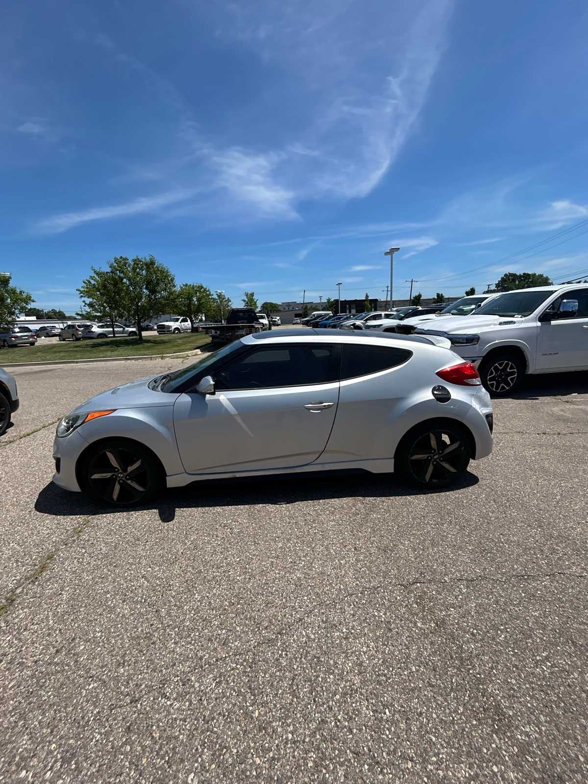 Thumbnail: 2015 Hyundai Veloster - 24