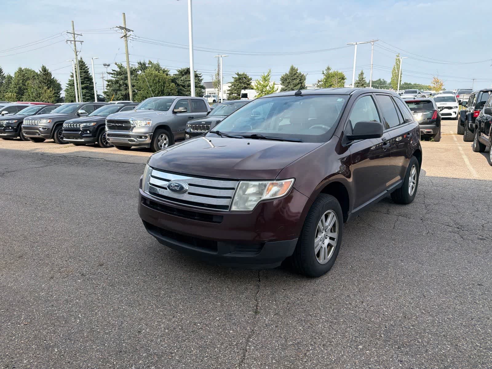 Used 2009 Ford Edge SE with VIN 2FMDK36C09BA67221 for sale in Farmington Hills, MI