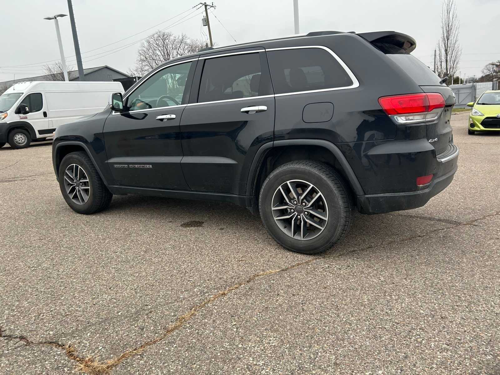 Thumbnail: 2019 Jeep Grand Cherokee - 23
