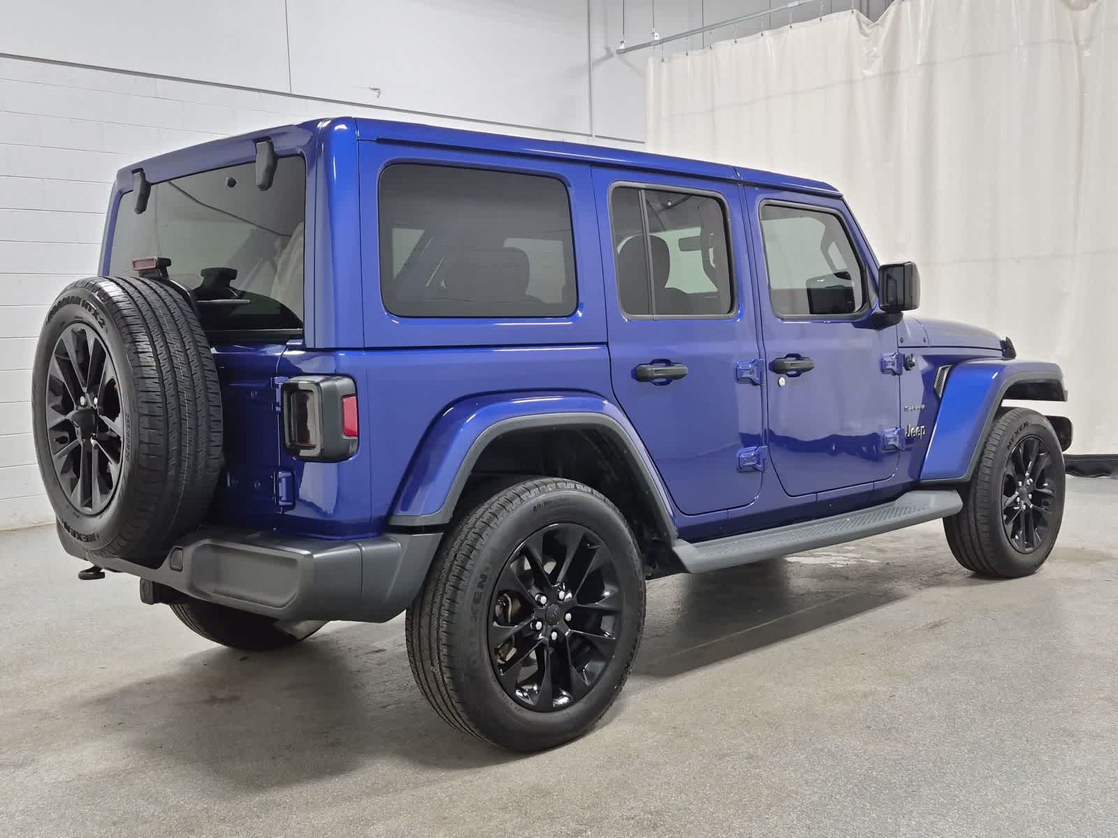 Thumbnail: 2019 Jeep Wrangler - 14