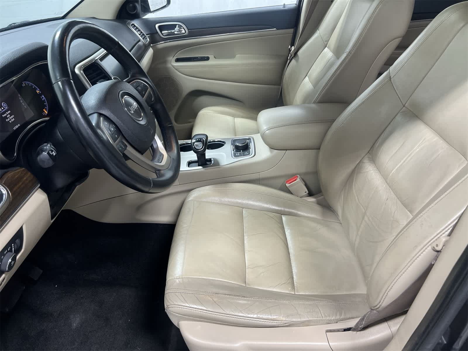 Thumbnail: 2015 Jeep Grand Cherokee - 17