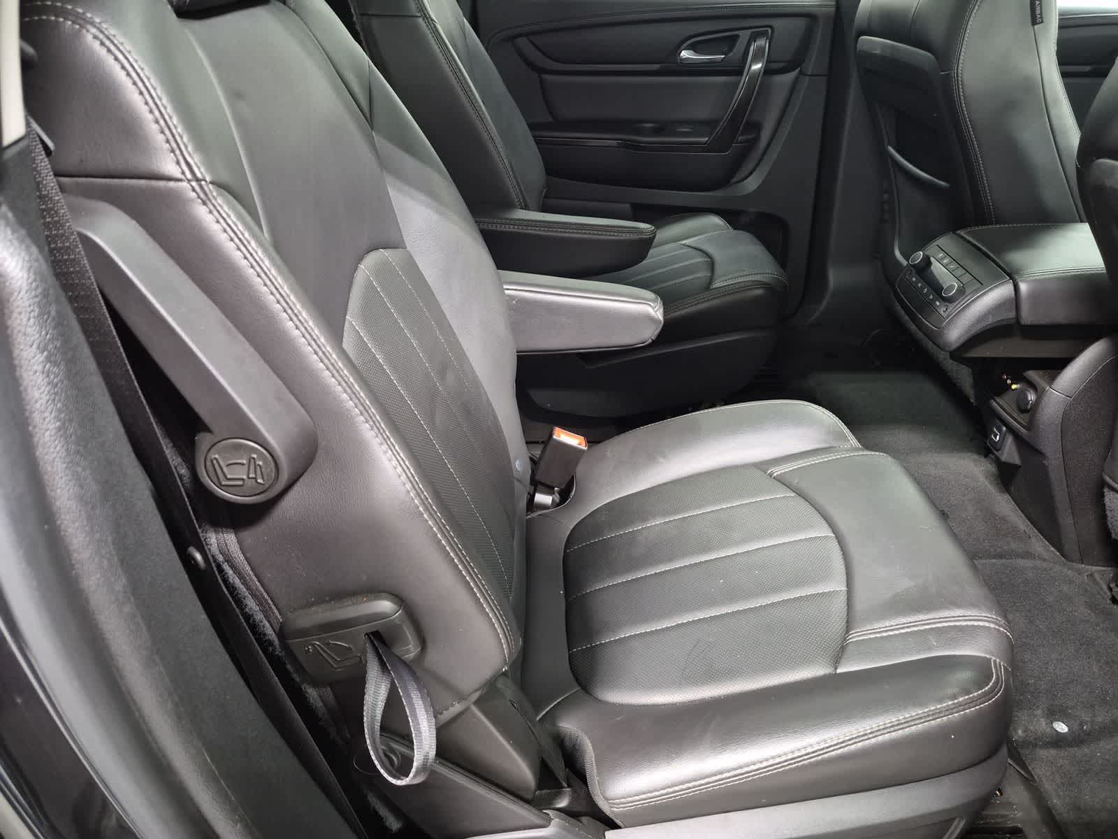 Thumbnail: 2017 Chevrolet Traverse - 21