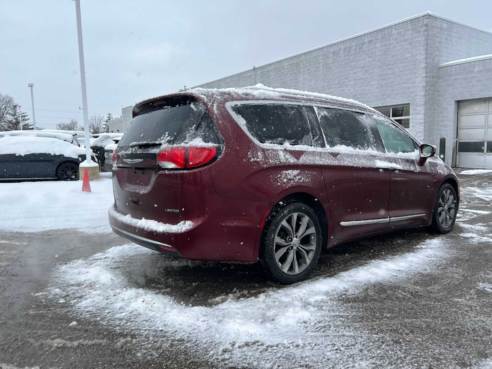 Thumbnail: 2019 Chrysler Pacifica - 17