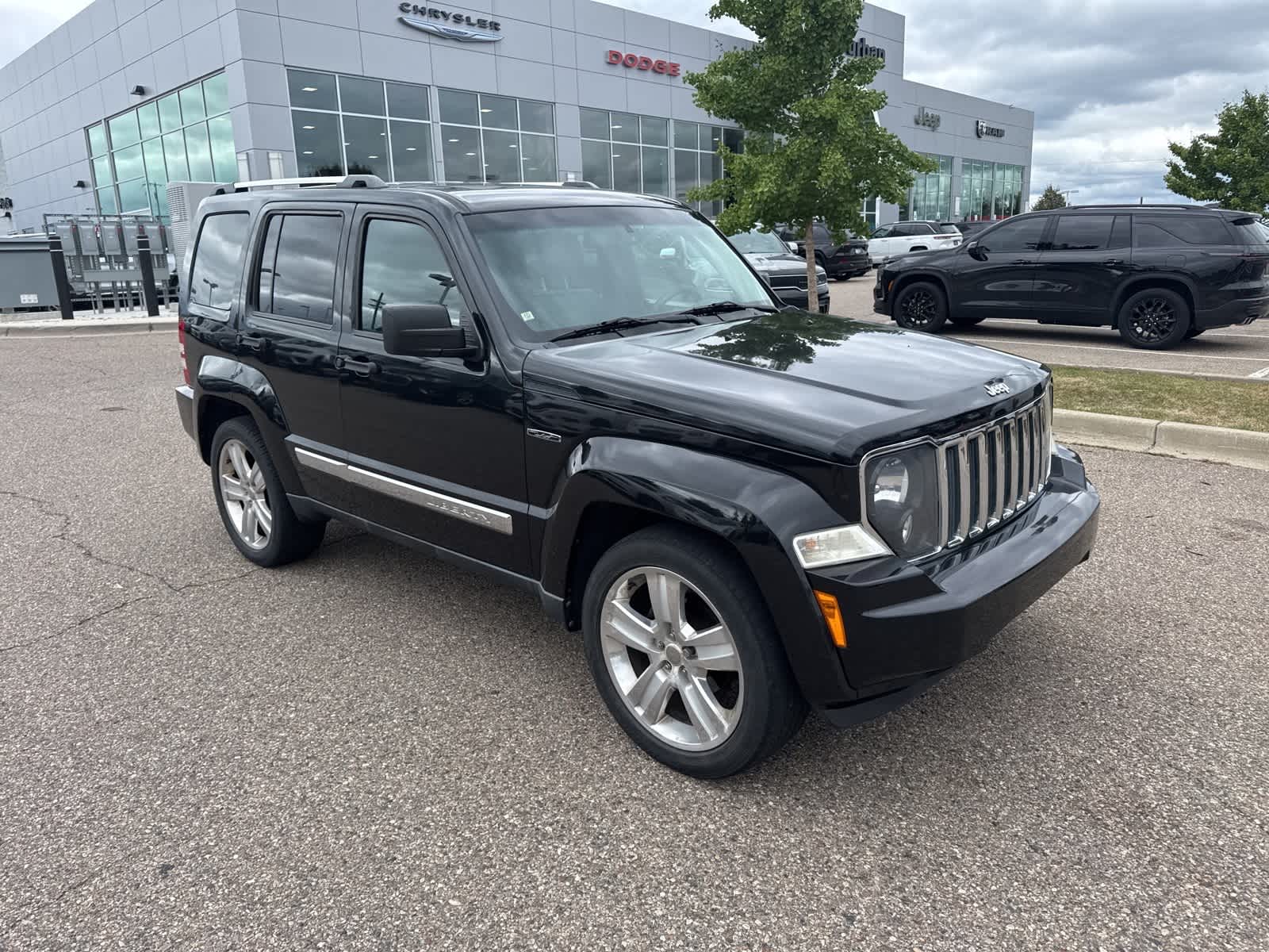Thumbnail: 2012 Jeep Liberty - 8