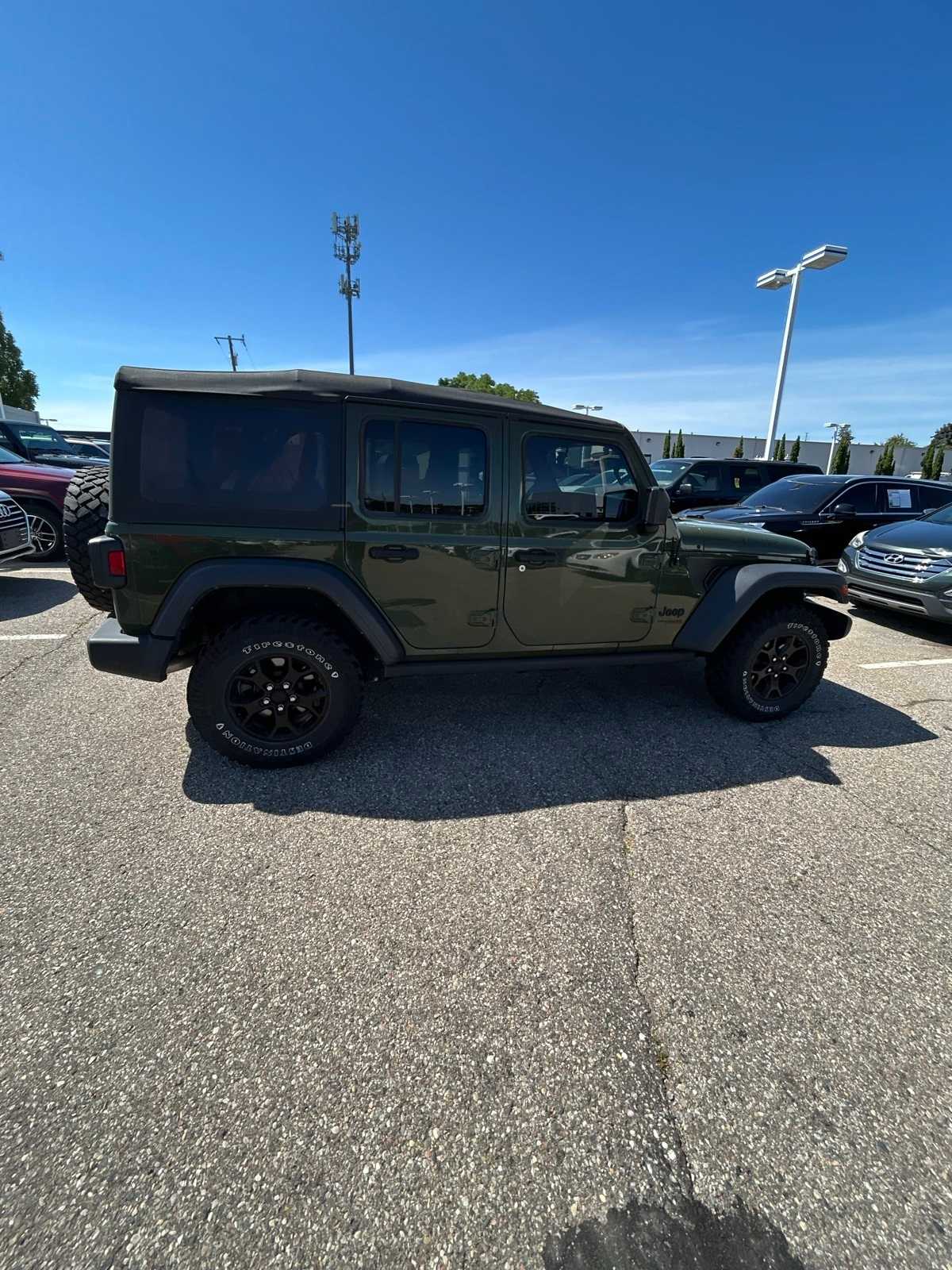 Thumbnail: 2021 Jeep Wrangler - 15