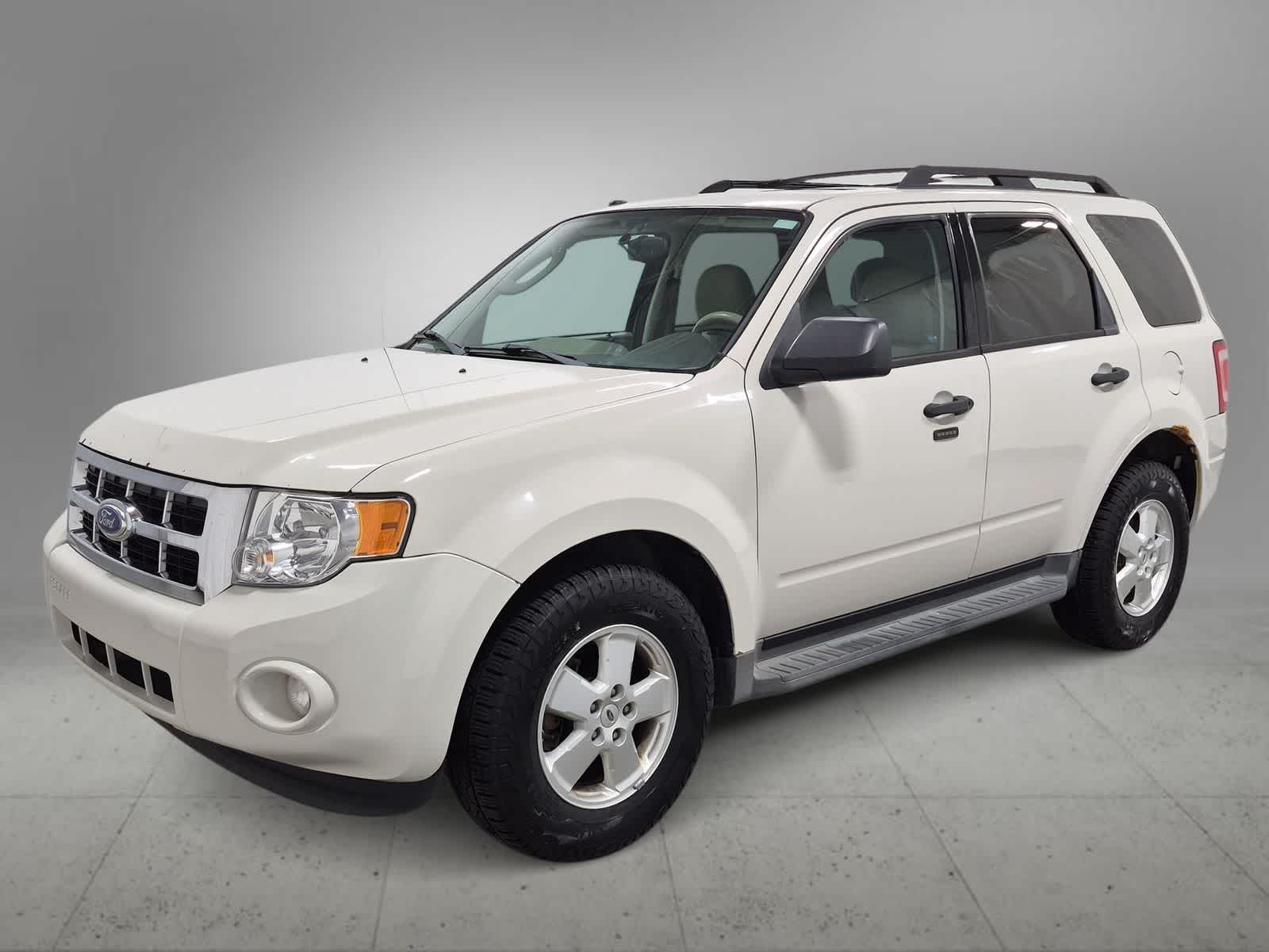 Thumbnail: 2011 Ford Escape - 3