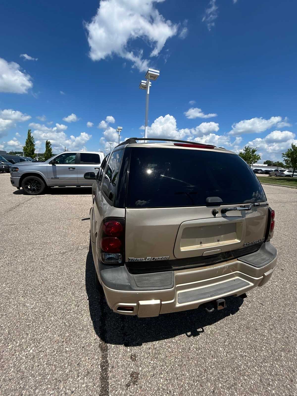 Thumbnail: 2004 Chevrolet TrailBlazer - 19