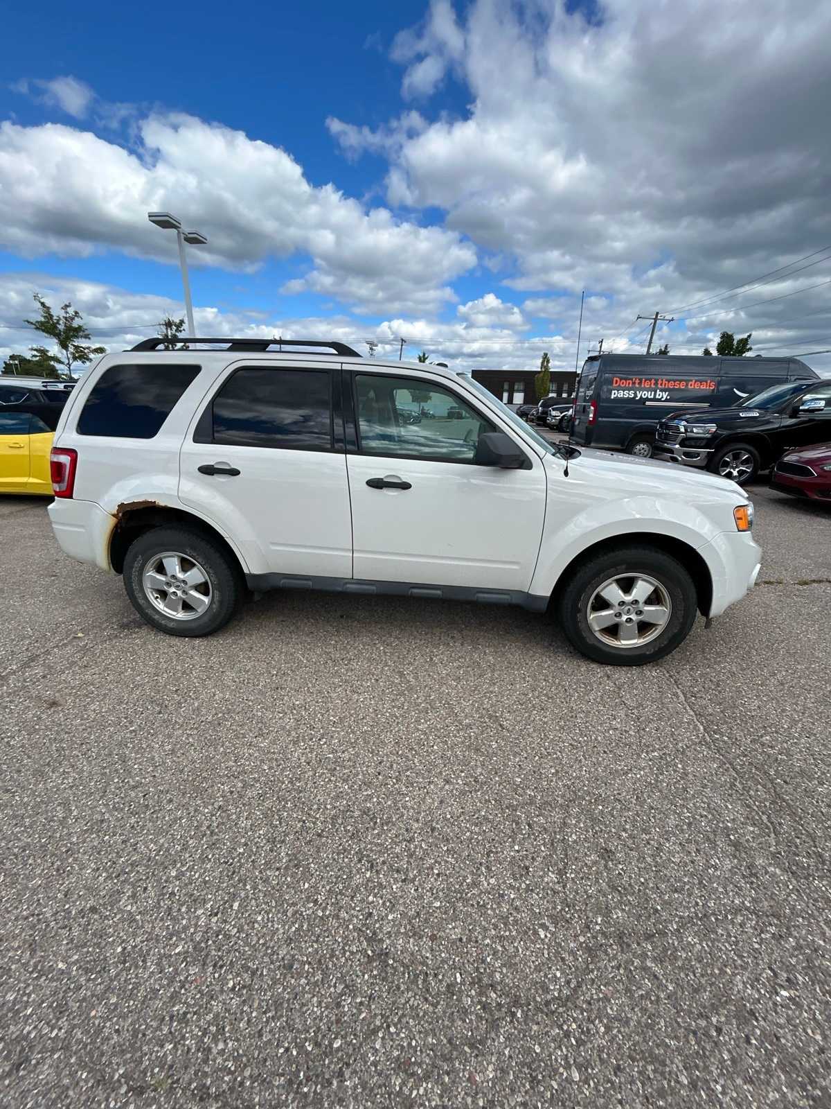 Thumbnail: 2011 Ford Escape - 11