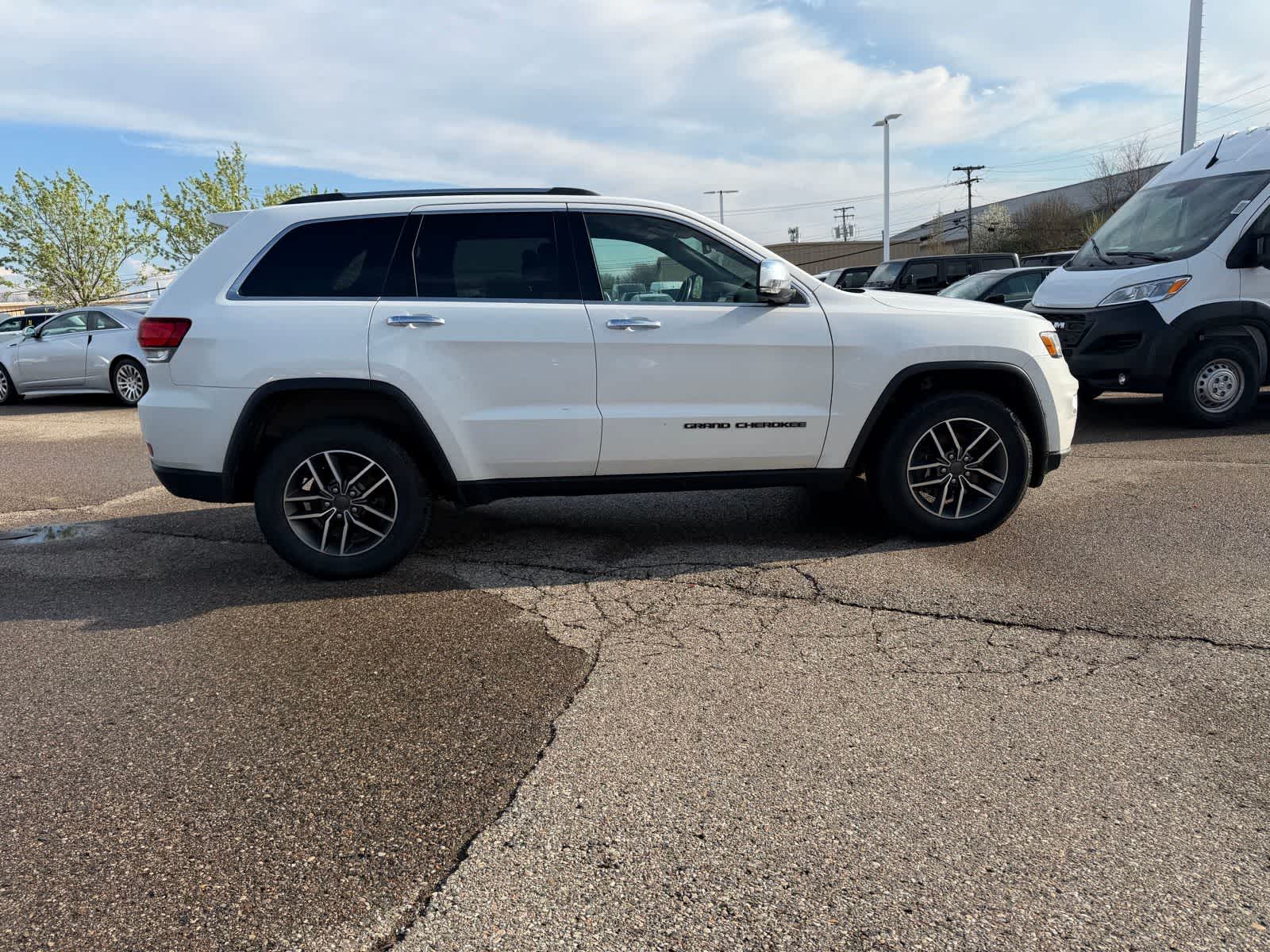 Thumbnail: 2021 Jeep Grand Cherokee - 15