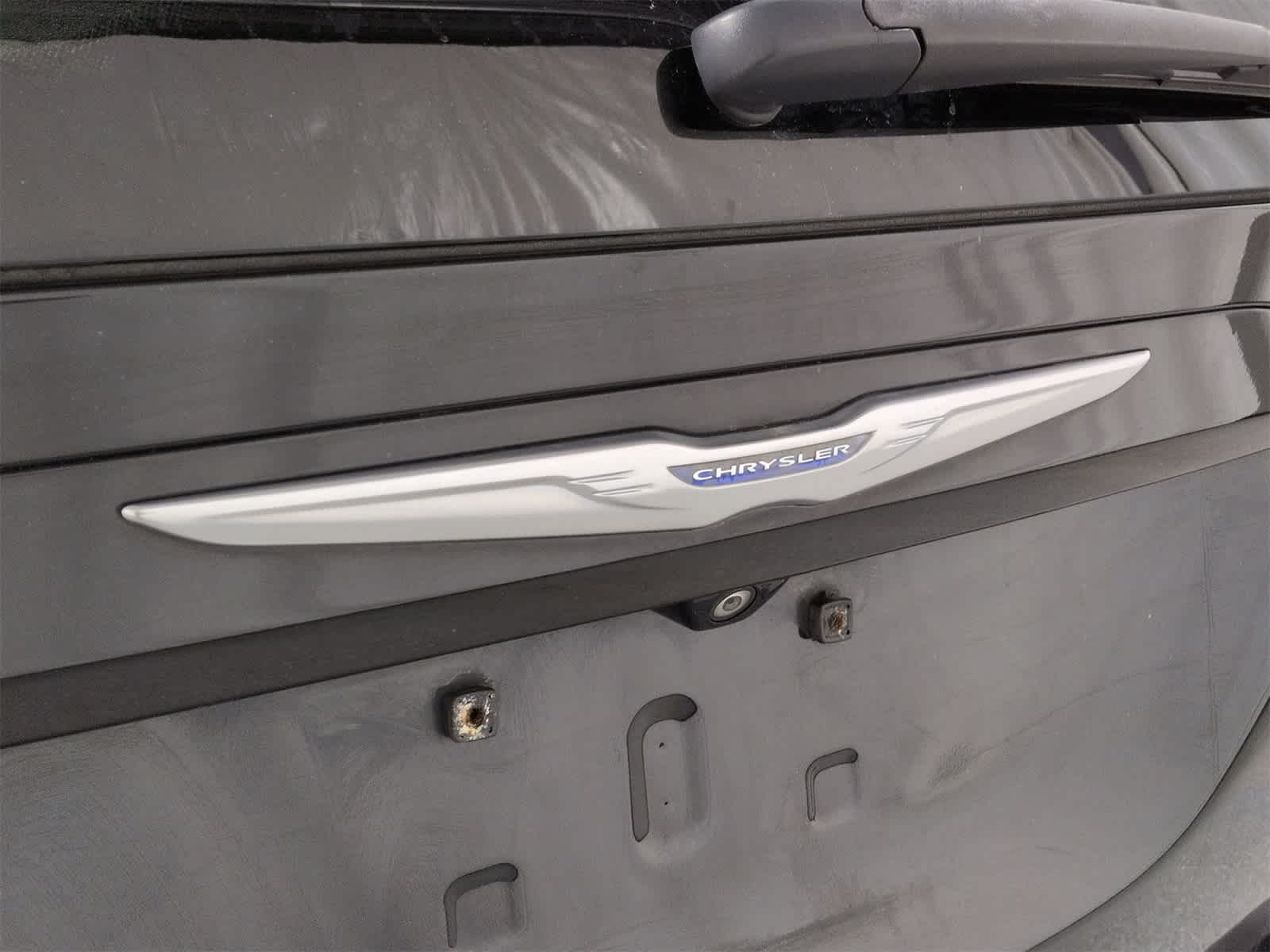 Thumbnail: 2017 Chrysler Pacifica - 13