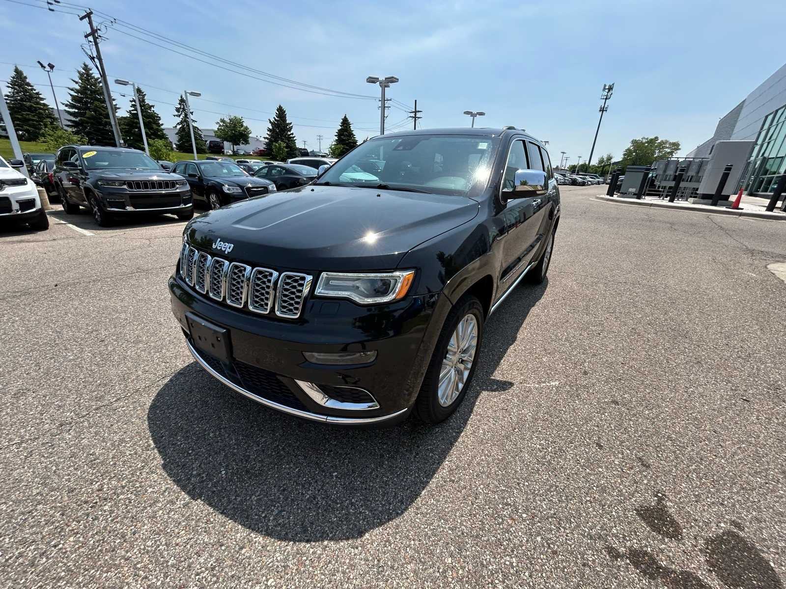 Thumbnail: 2017 Jeep Grand Cherokee - 2