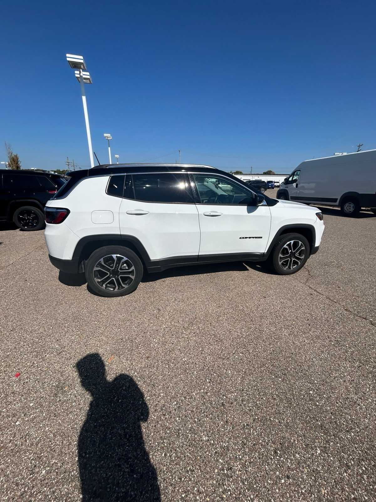 Thumbnail: 2022 Jeep Compass - 16