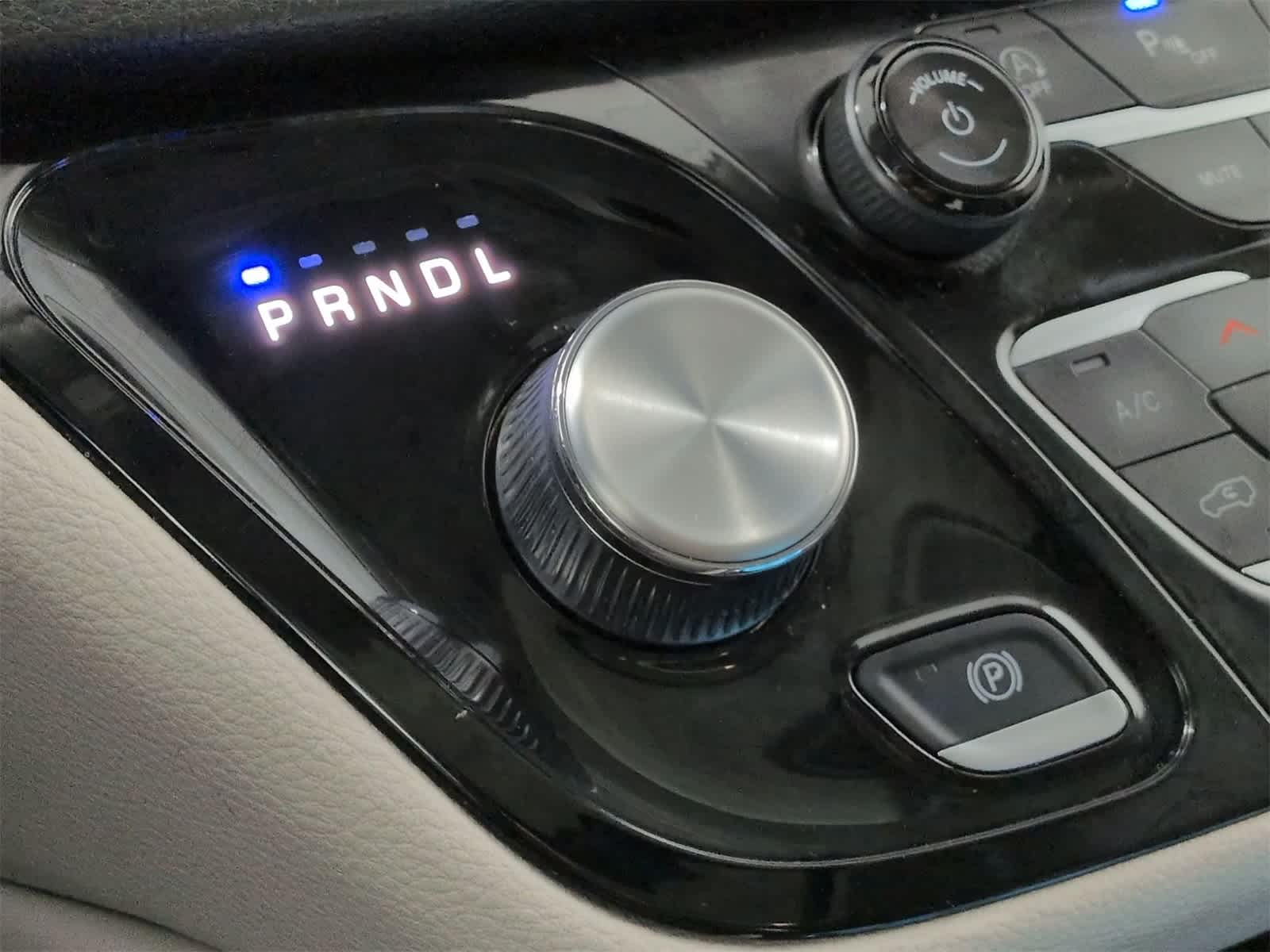 Thumbnail: 2024 Chrysler Pacifica - 34