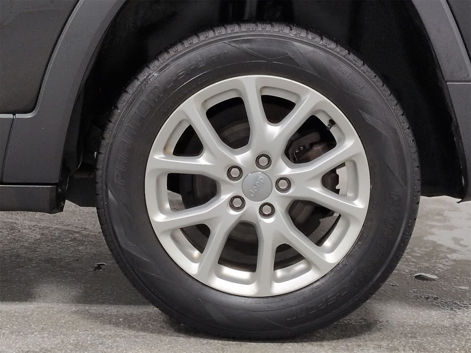 Thumbnail: 2014 Jeep Cherokee - 14