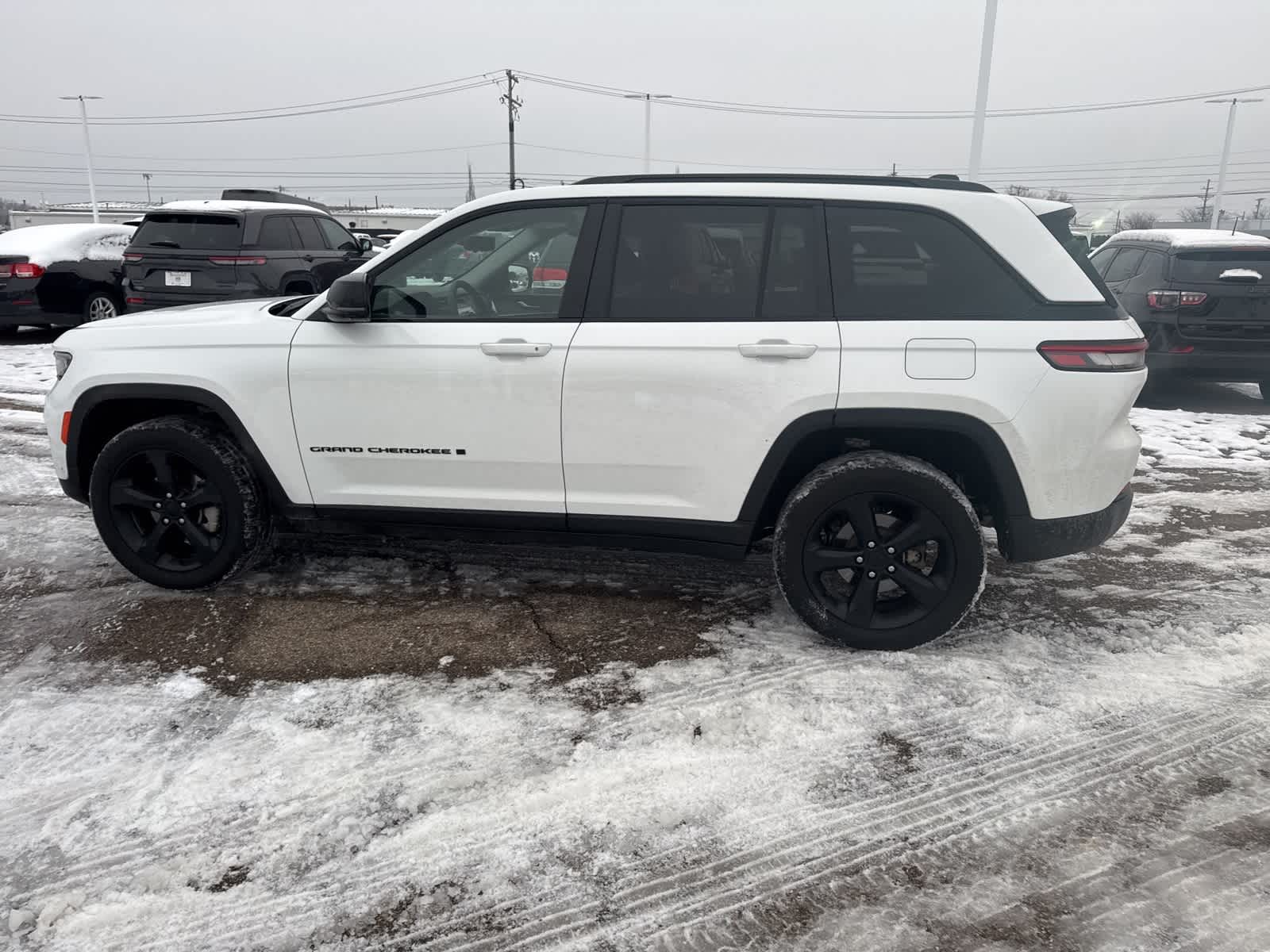 Thumbnail: 2023 Jeep Grand Cherokee - 15