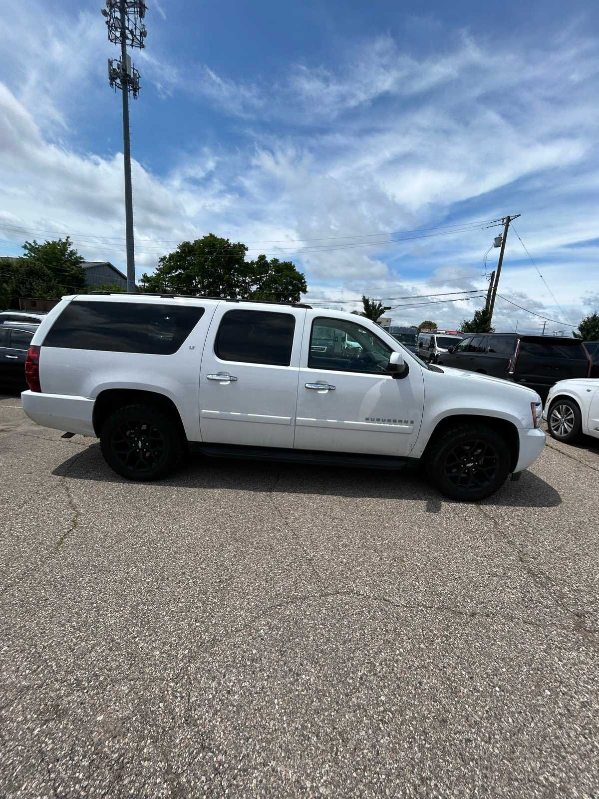 Thumbnail: 2008 Chevrolet Suburban - 13