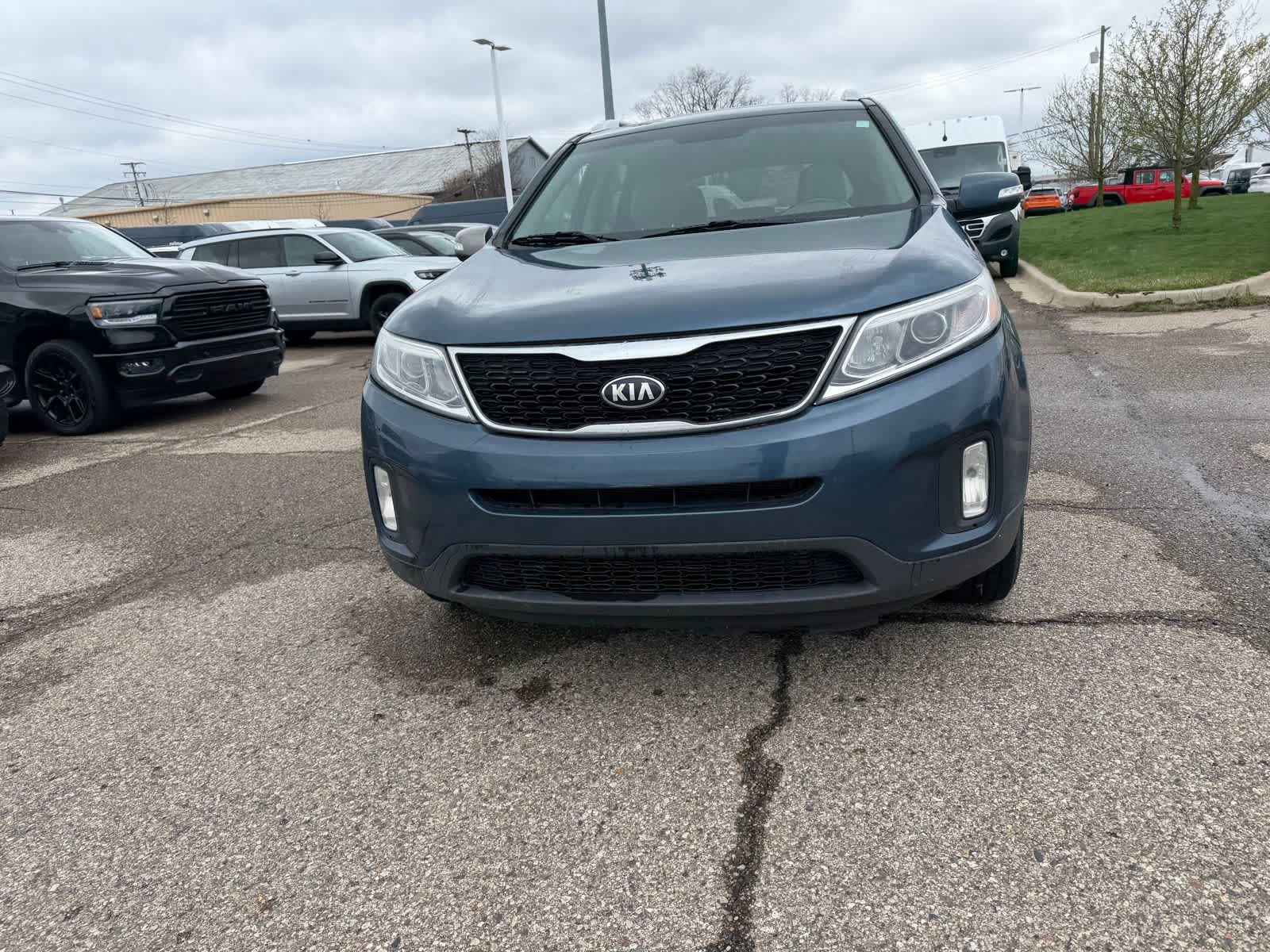Thumbnail: 2014 Kia Sorento - 3