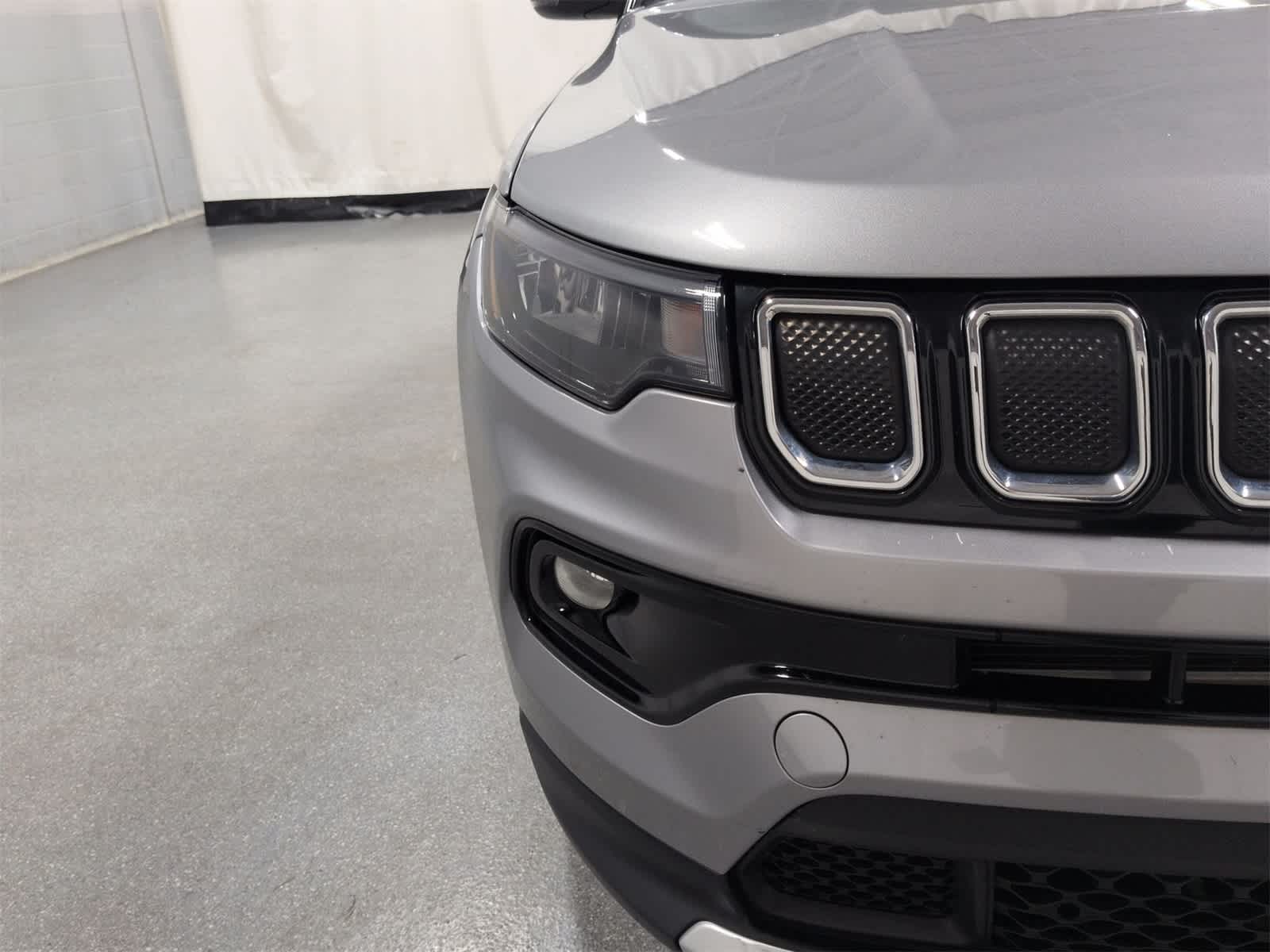 Thumbnail: 2022 Jeep Compass - 11