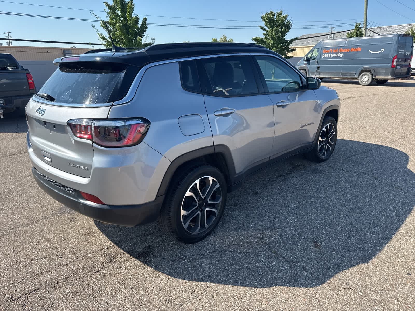 Thumbnail: 2022 Jeep Compass - 16