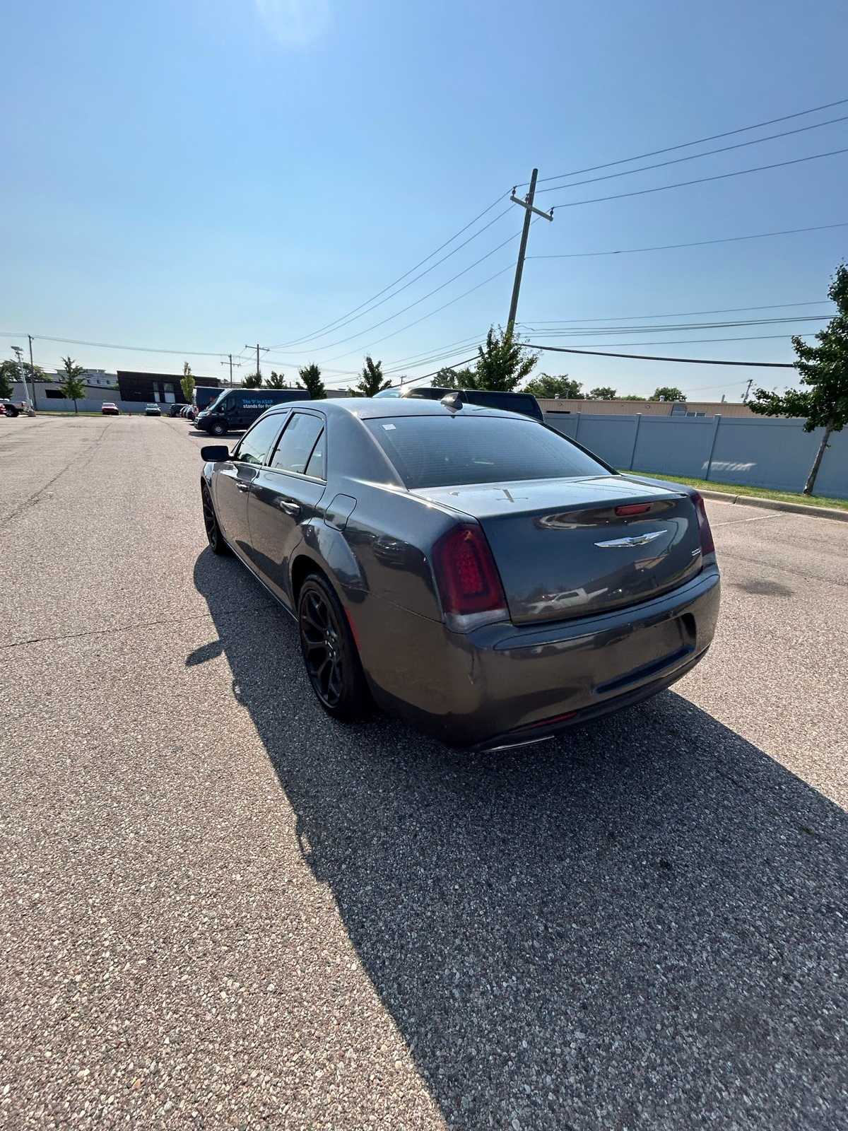Thumbnail: 2019 Chrysler 300 - 24