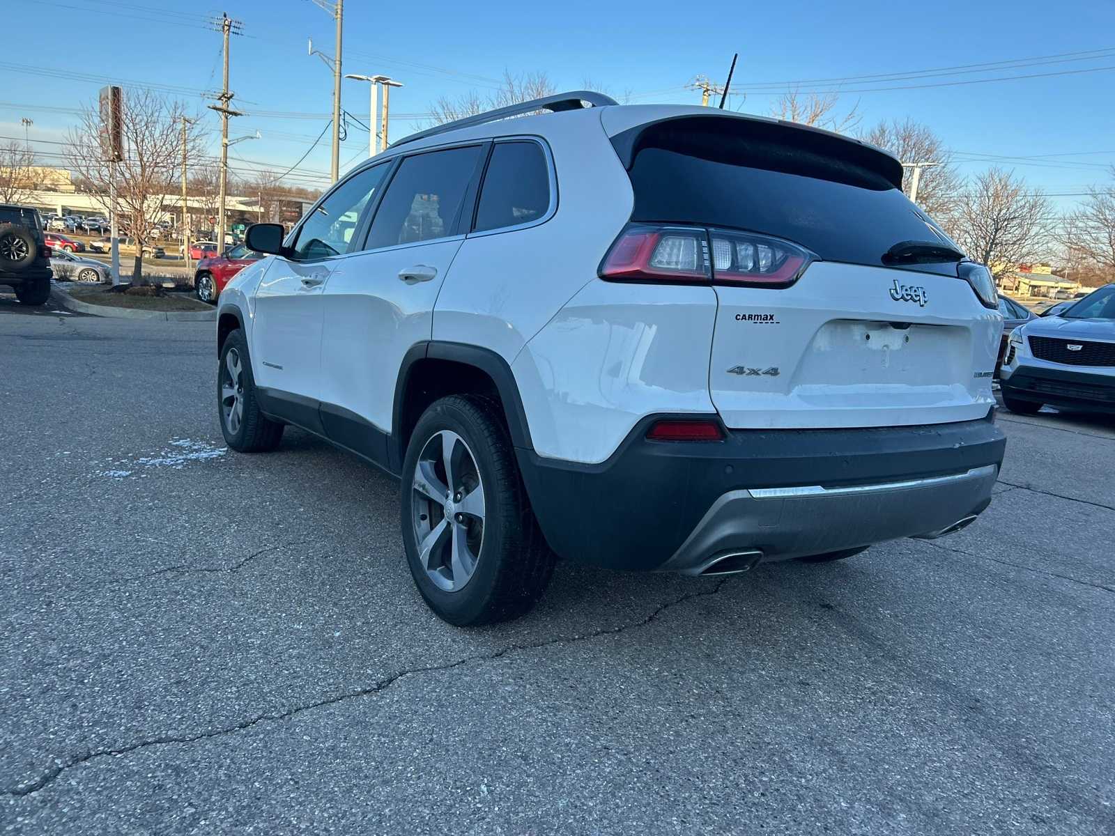 Thumbnail: 2019 Jeep Cherokee - 22