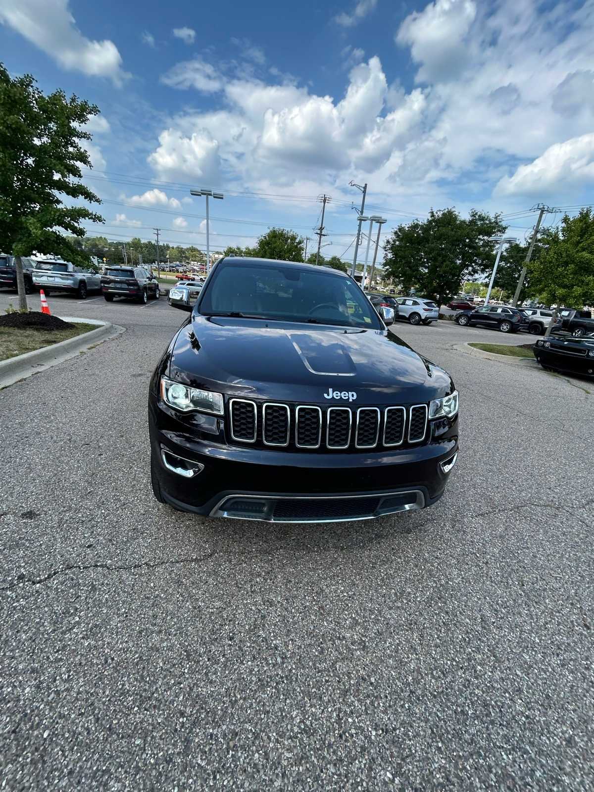 Thumbnail: 2019 Jeep Grand Cherokee - 4
