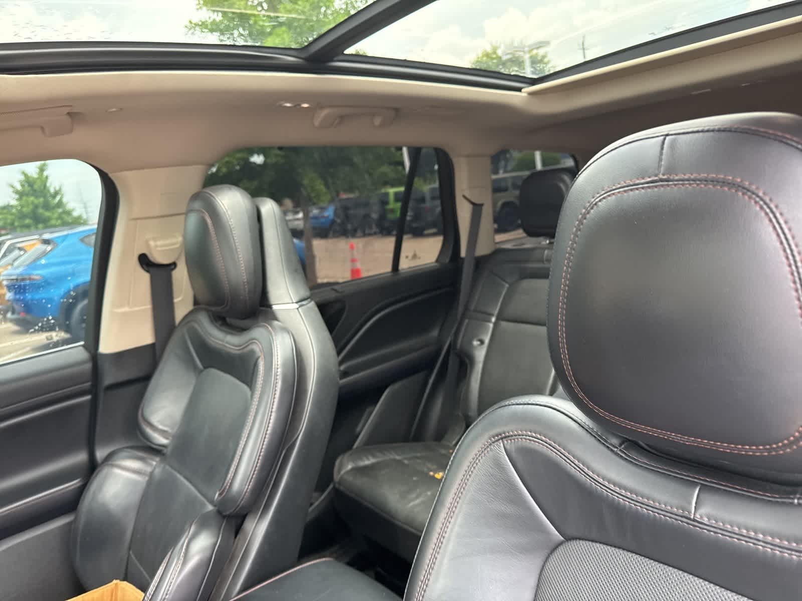 Thumbnail: 2020 Lincoln Aviator - 29