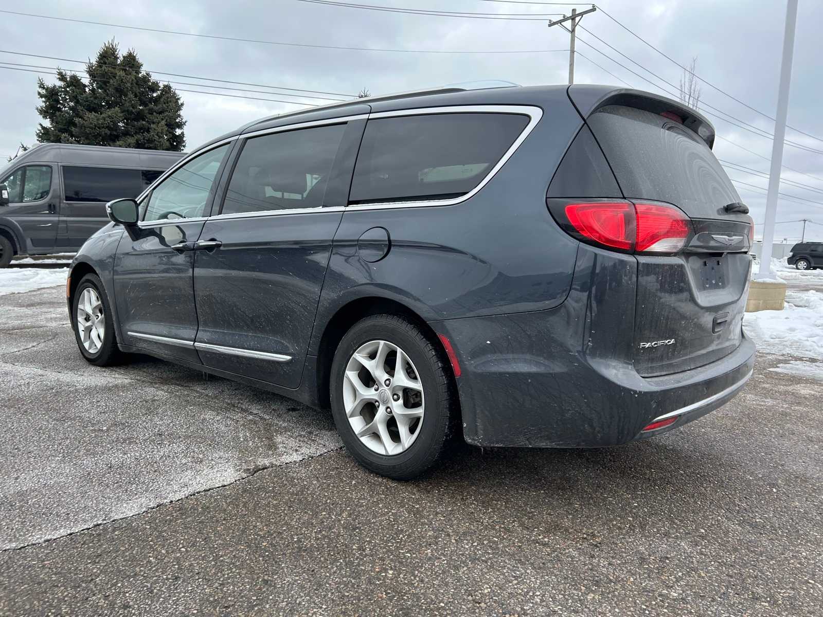 Thumbnail: 2020 Chrysler Pacifica - 21