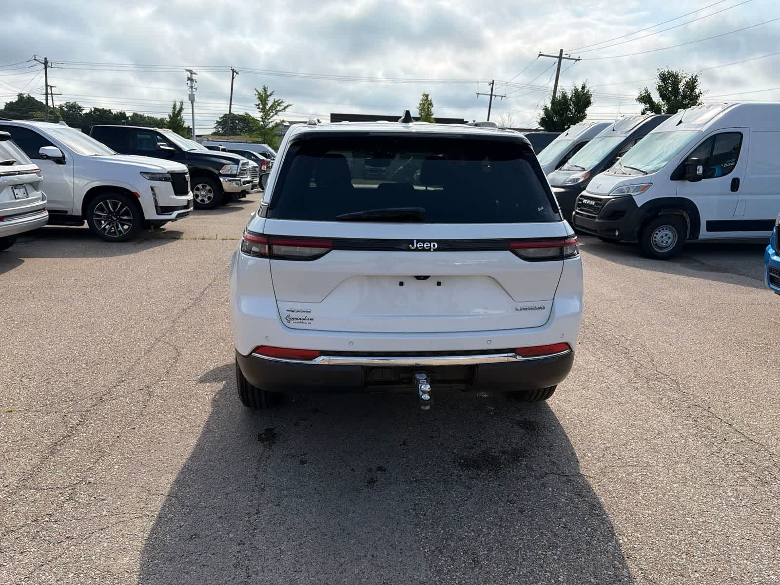 Thumbnail: 2023 Jeep Grand Cherokee - 15