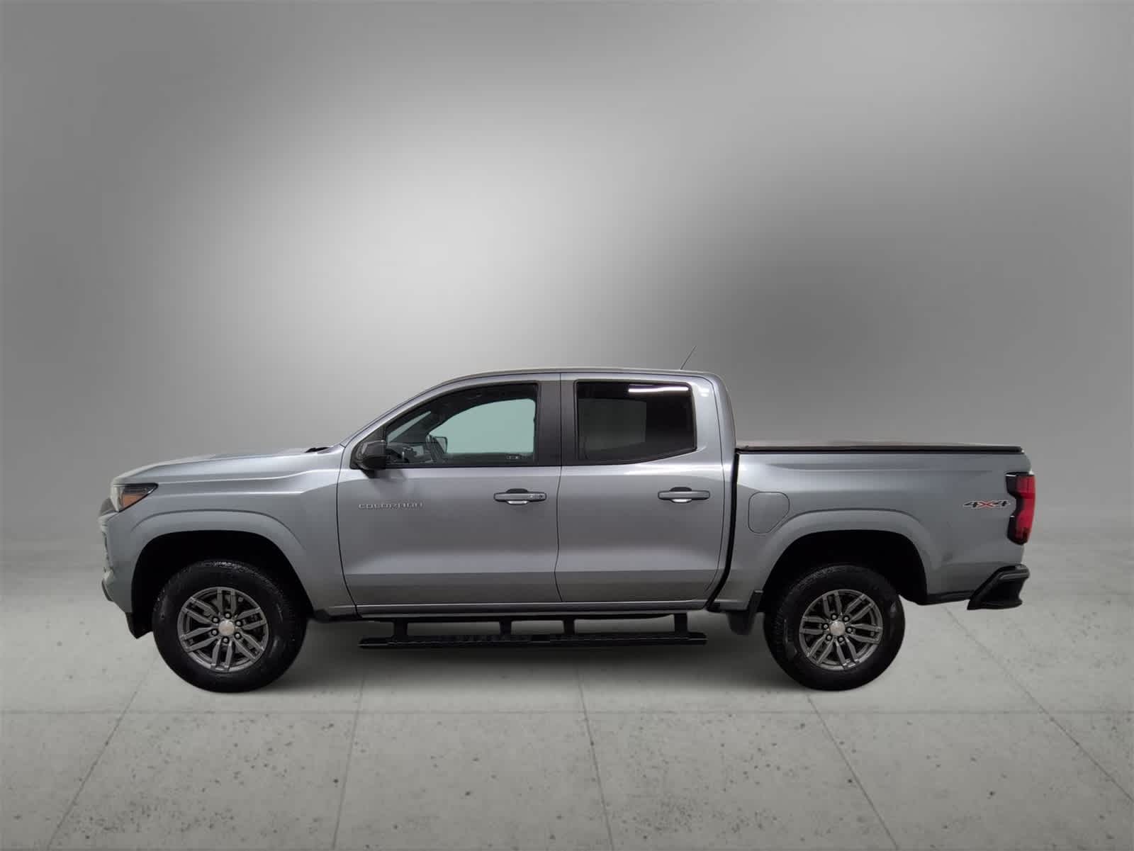 Thumbnail: 2023 Chevrolet Colorado - 5