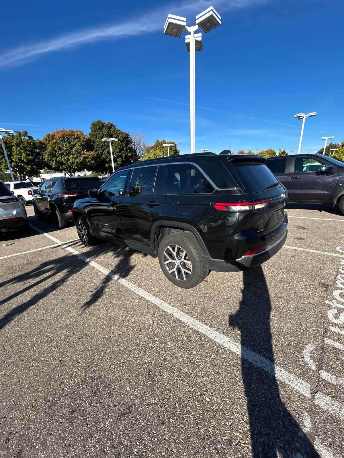 Thumbnail: 2024 Jeep Grand Cherokee - 25