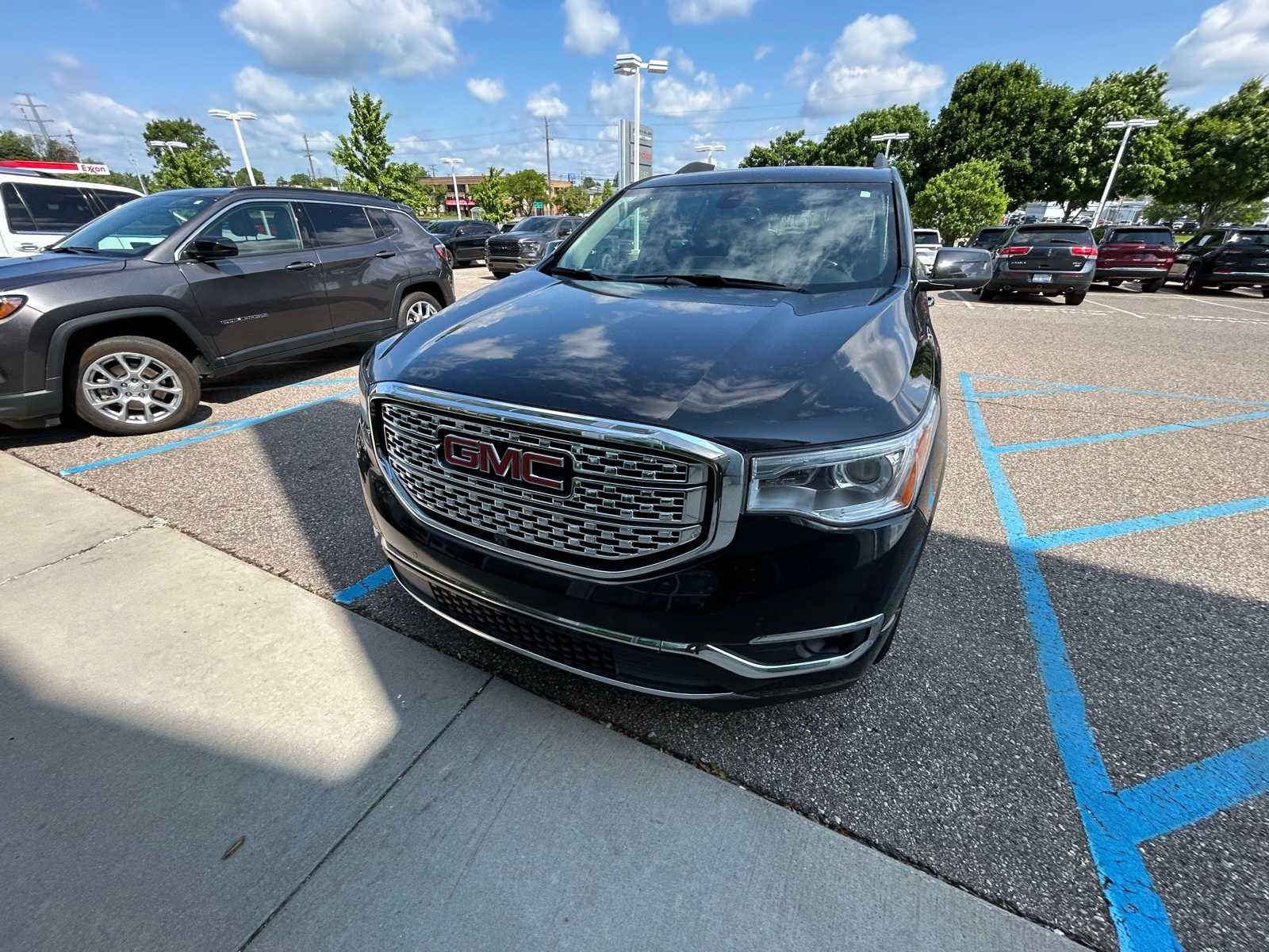 Thumbnail: 2019 GMC Acadia - 3