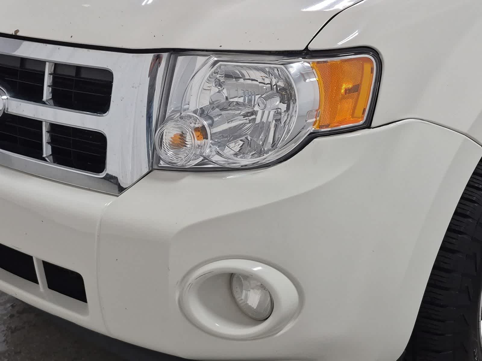 Thumbnail: 2011 Ford Escape - 17