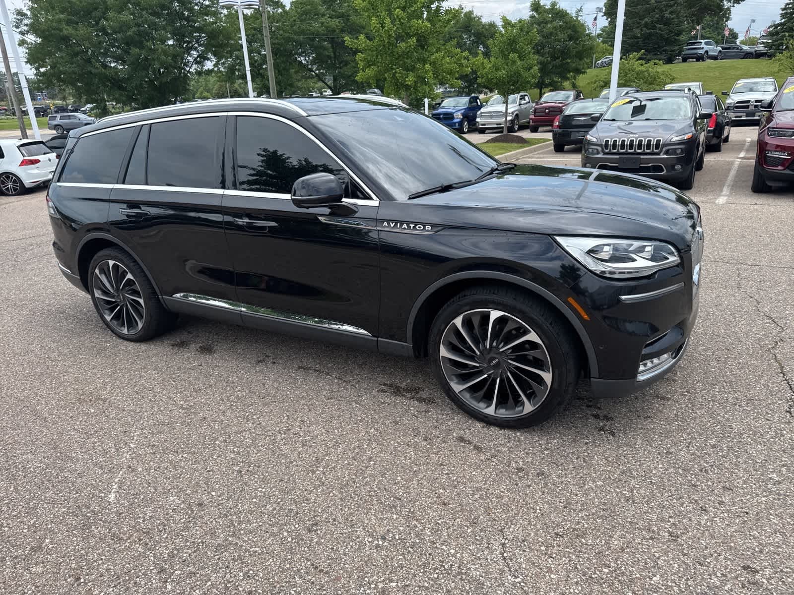 Thumbnail: 2020 Lincoln Aviator - 10