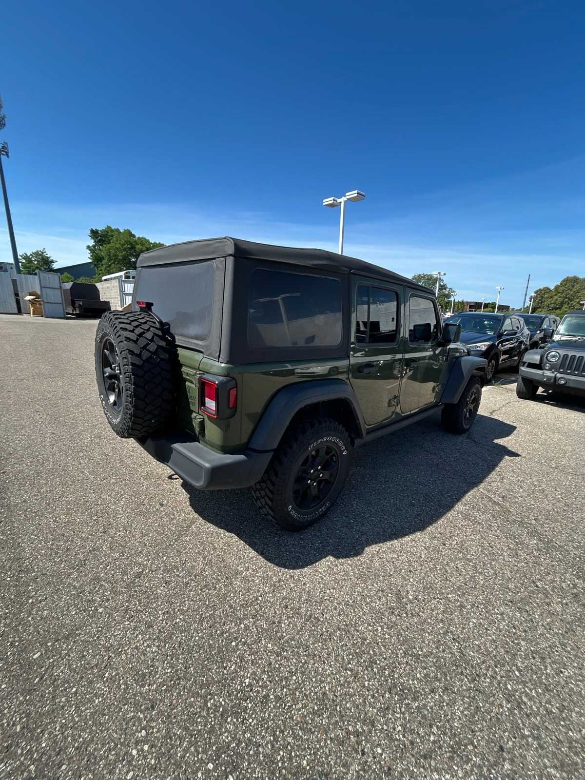 Thumbnail: 2021 Jeep Wrangler - 18
