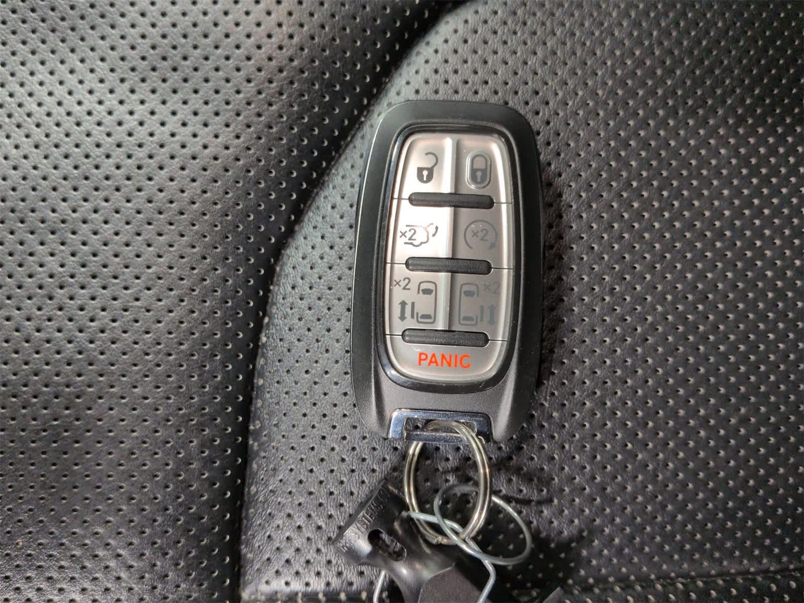 Thumbnail: 2022 Chrysler Pacifica - 38