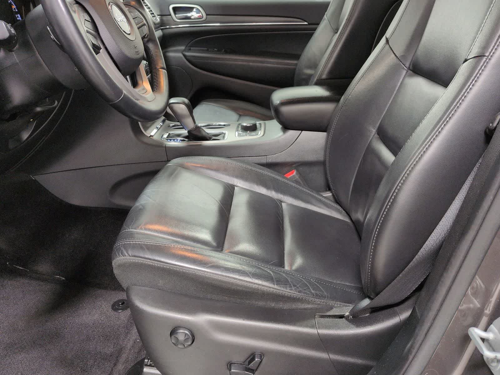 Thumbnail: 2019 Jeep Grand Cherokee - 17