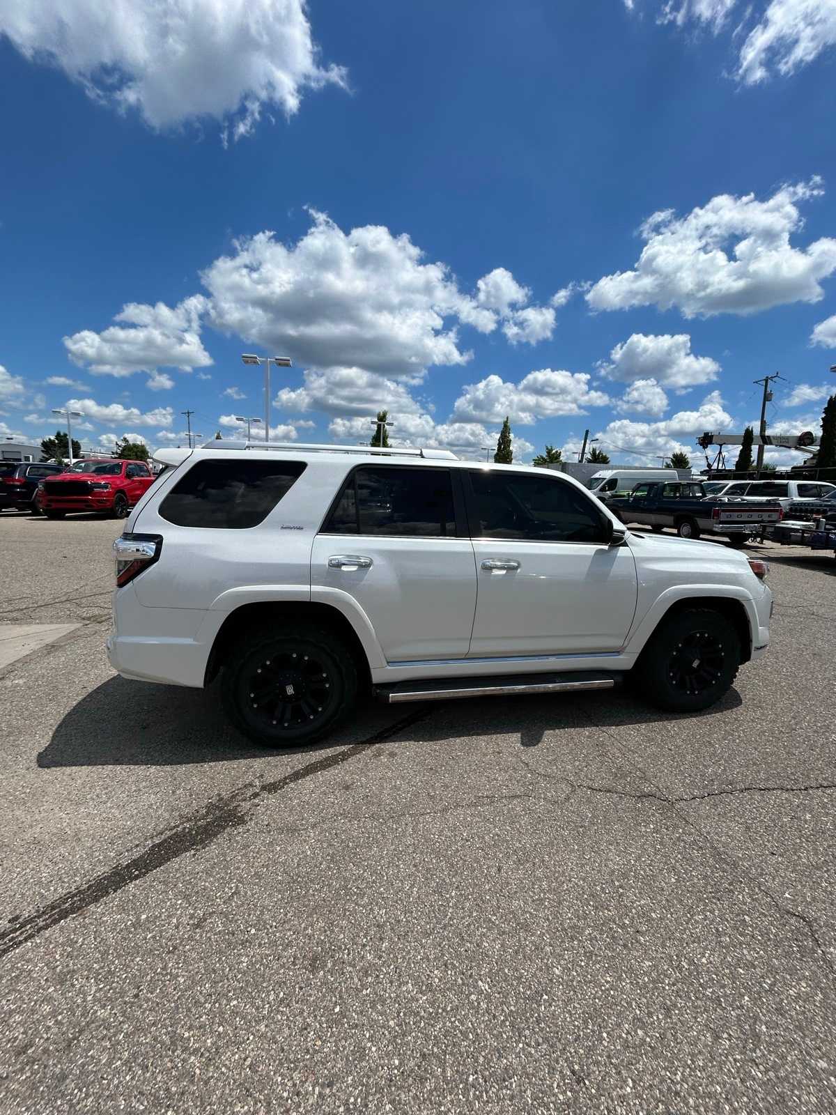 Thumbnail: 2014 Toyota 4Runner - 12