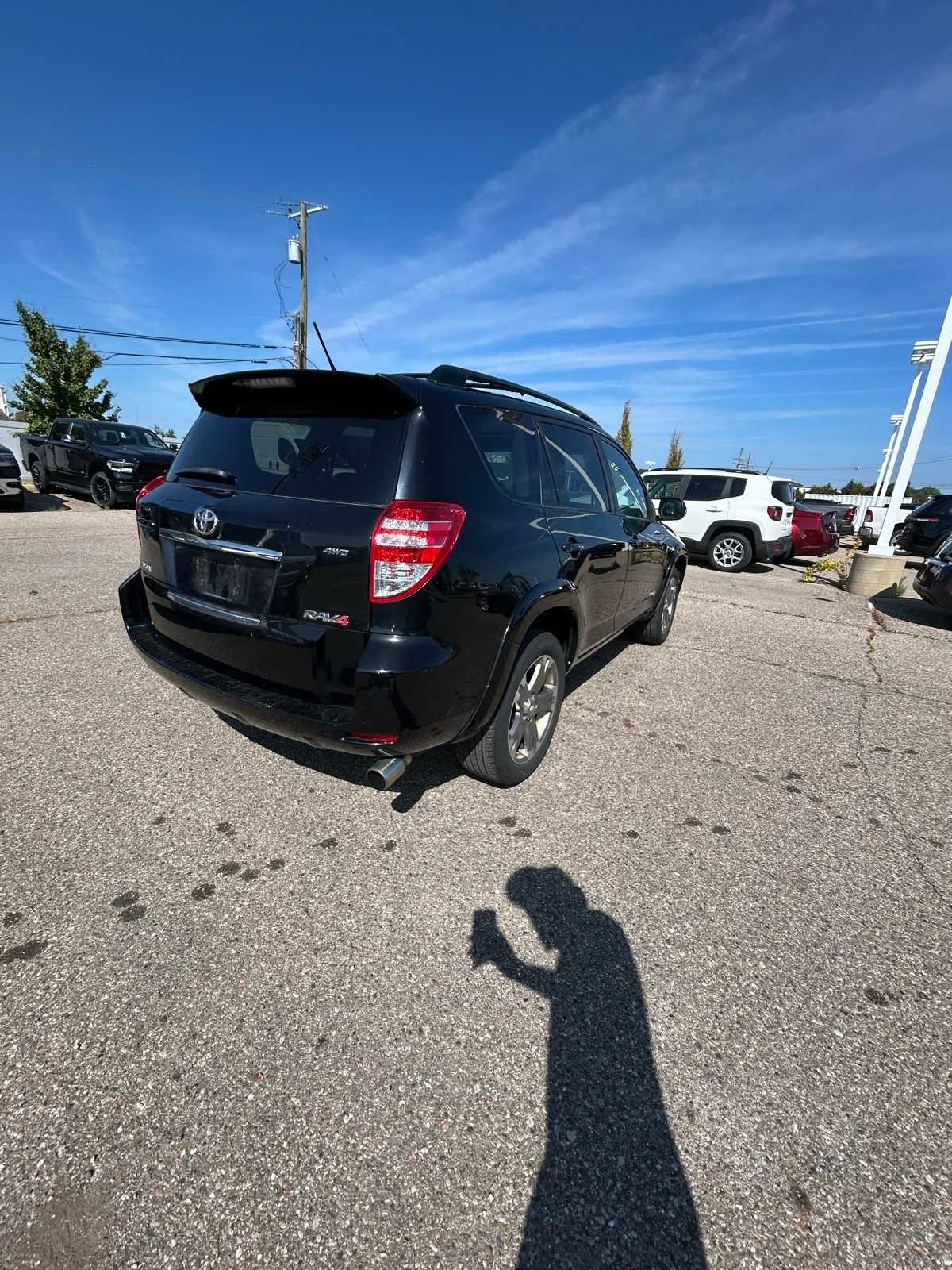 Thumbnail: 2010 Toyota RAV4 - 17