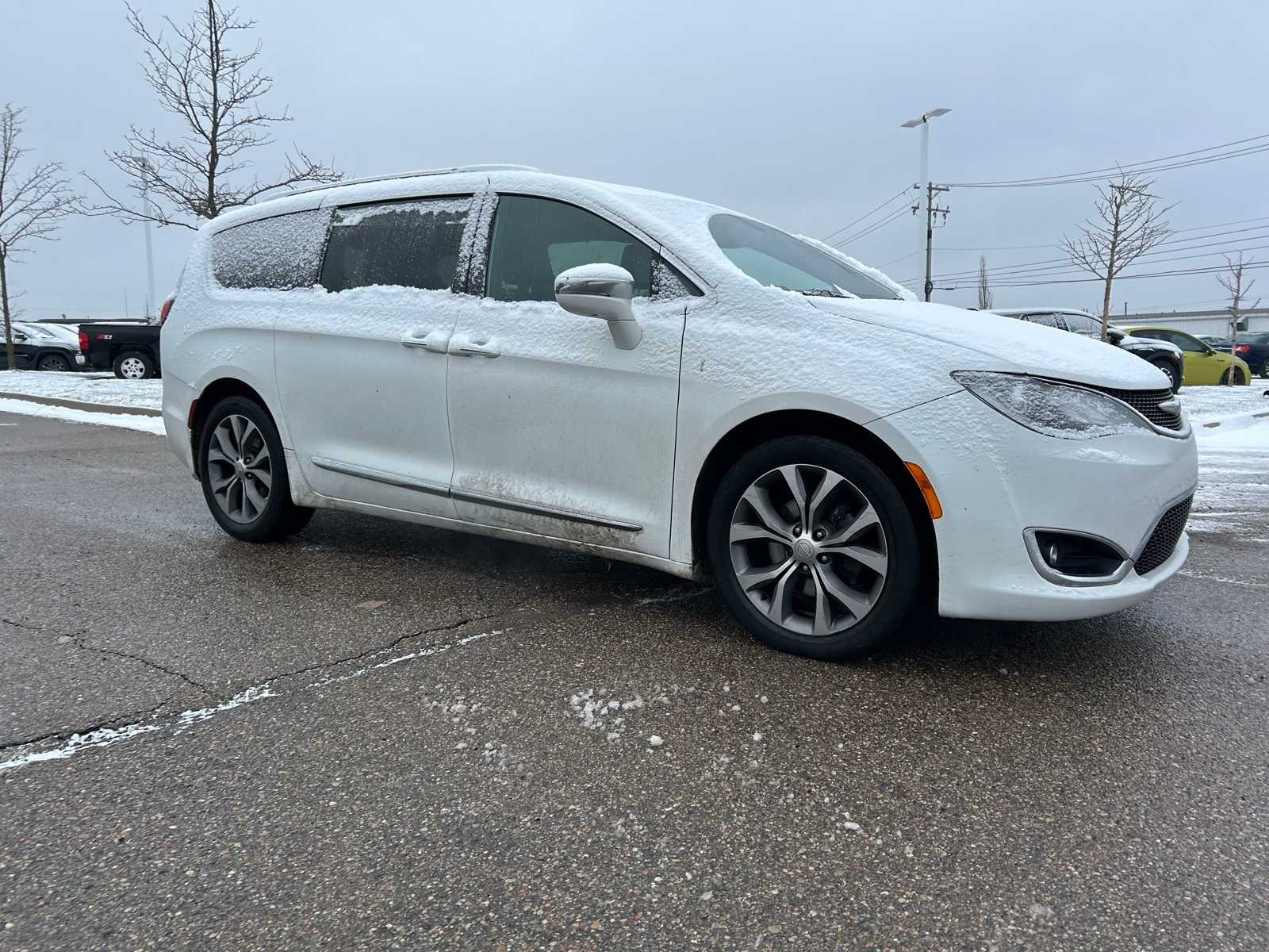 Thumbnail: 2020 Chrysler Pacifica - 11